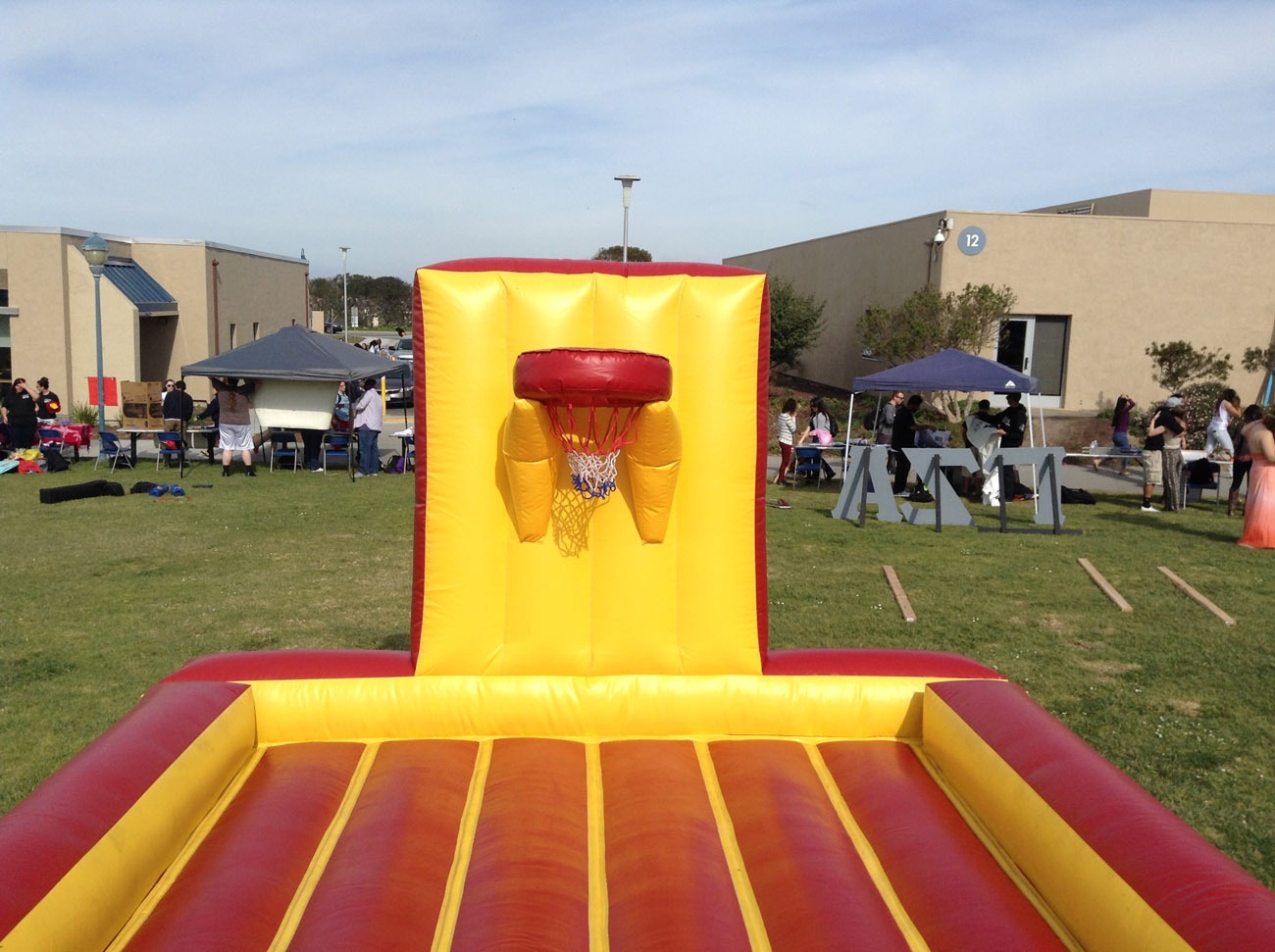 2 Person Tug N Dunk Bungee Battle | Party Rentals | Lets Party